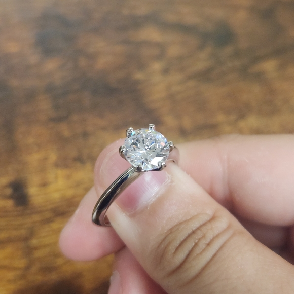 💖White Gold Plated Ring with CZ Gemstone - Picture 4 of 5